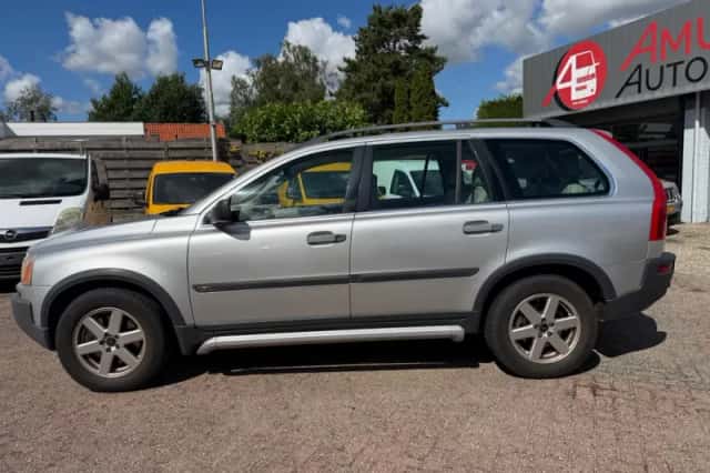 Volvo XC90 (2004) thumbnail 1
