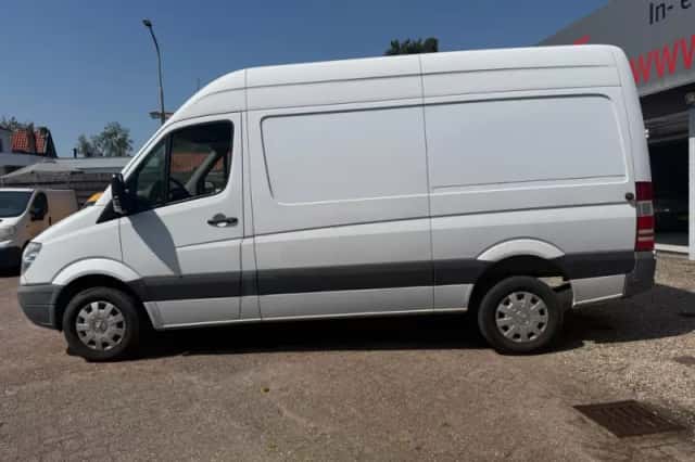 Mercedes-Benz Sprinter (2012) thumbnail 1