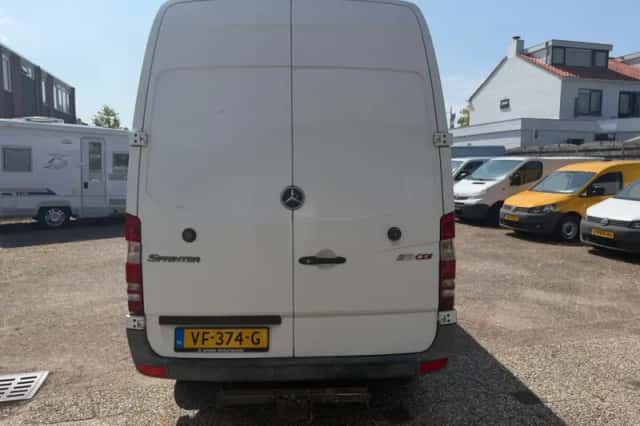 Mercedes-Benz Sprinter (2012) thumbnail 5