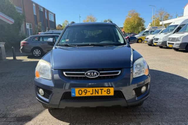 Kia Sportage (2009) thumbnail 4