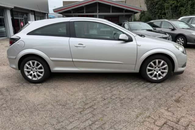Opel Astra (2009) thumbnail 4