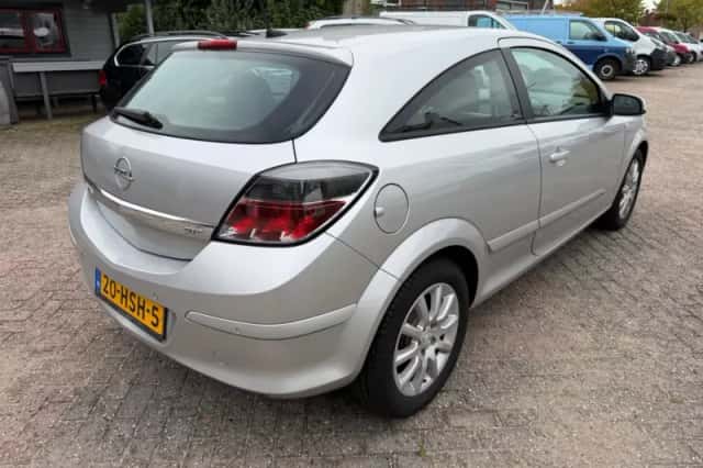 Opel Astra (2009) thumbnail 6