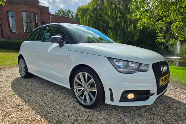 Audi A1 (2013) thumbnail 1