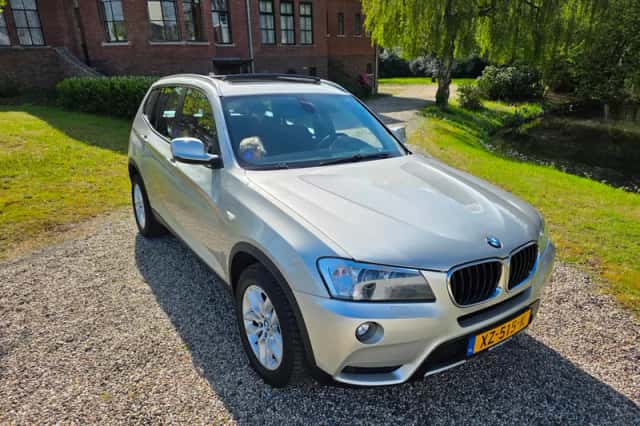 BMW X3 (2012) thumbnail 4