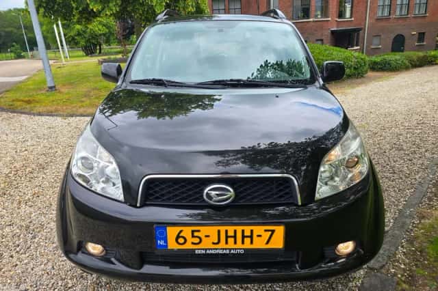 Daihatsu Terios (2009) thumbnail 4