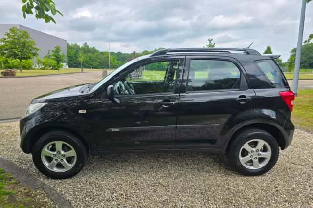 Daihatsu Terios (2009) thumbnail 6