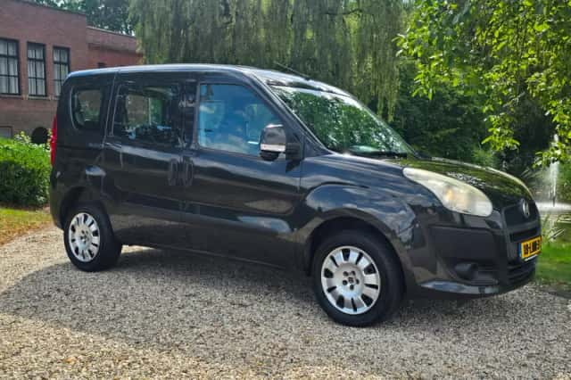 Fiat Doblò (2010) thumbnail 1
