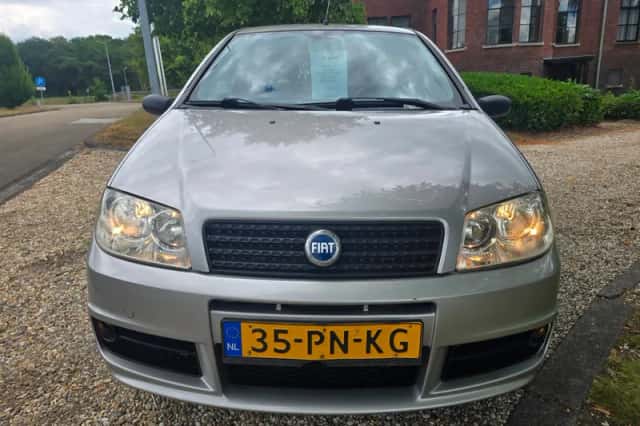 Fiat Punto (2004) thumbnail 3