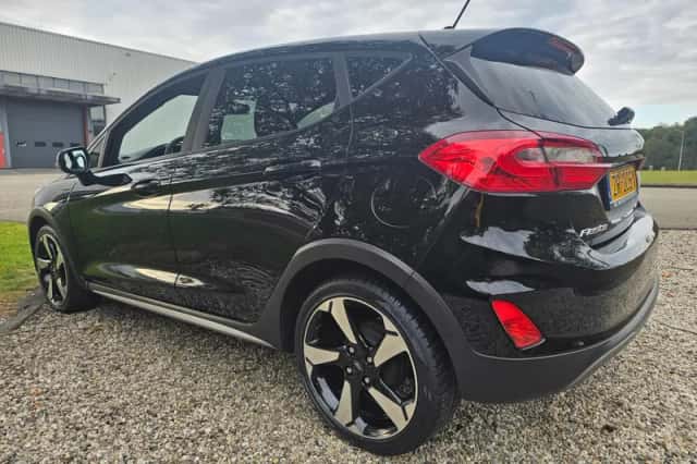 Ford Fiesta (2019) thumbnail 3