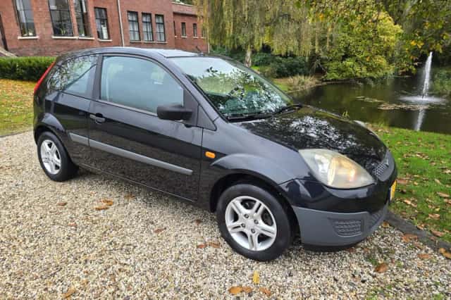 Ford Fiesta (2008) thumbnail 1