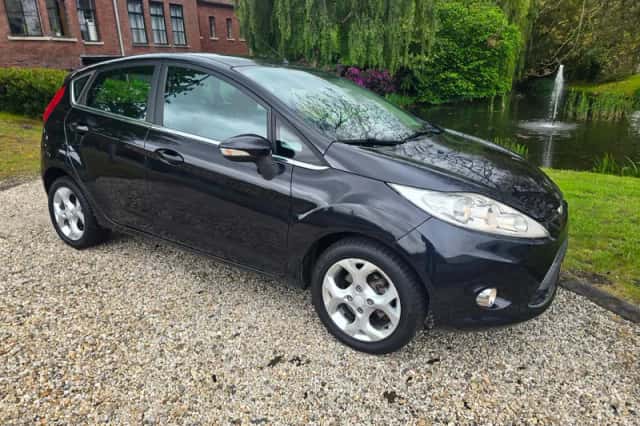 Ford Fiesta (2009) thumbnail 1