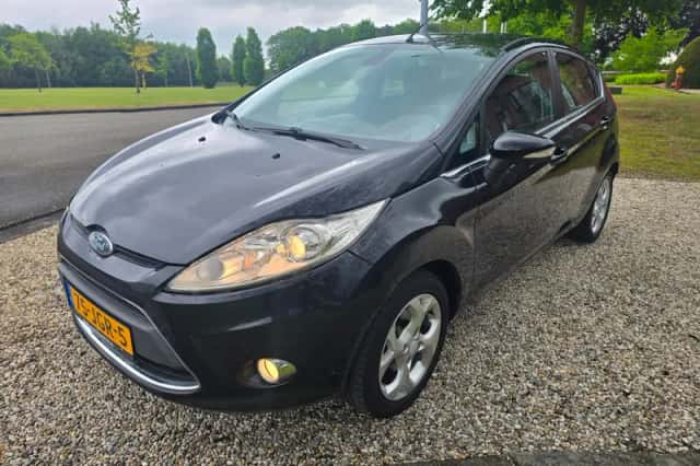 Ford Fiesta (2009) thumbnail 4