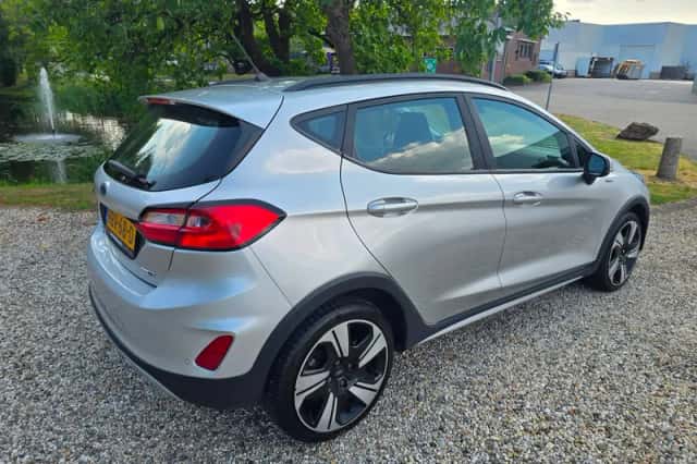 Ford Fiesta (2022) thumbnail 3