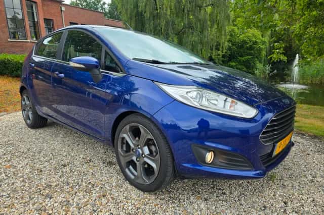 Ford Fiesta (2014) thumbnail 1
