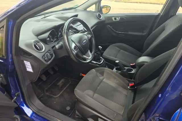 Ford Fiesta (2014) thumbnail 2