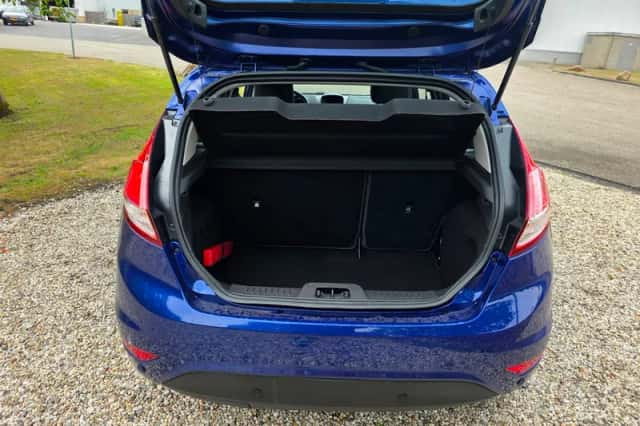 Ford Fiesta (2014) thumbnail 4