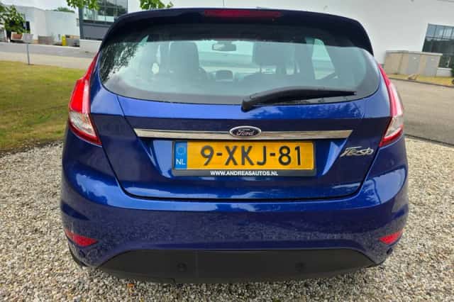 Ford Fiesta (2014) thumbnail 5