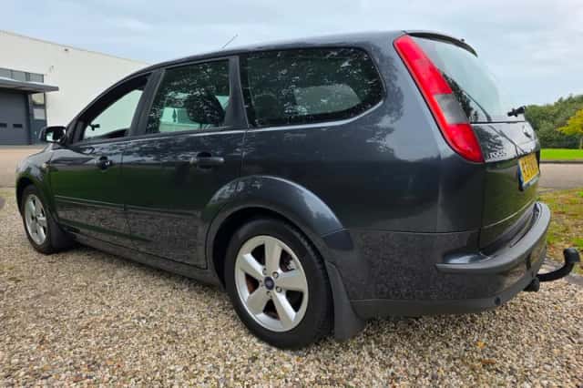 Ford Focus (2007) thumbnail 3