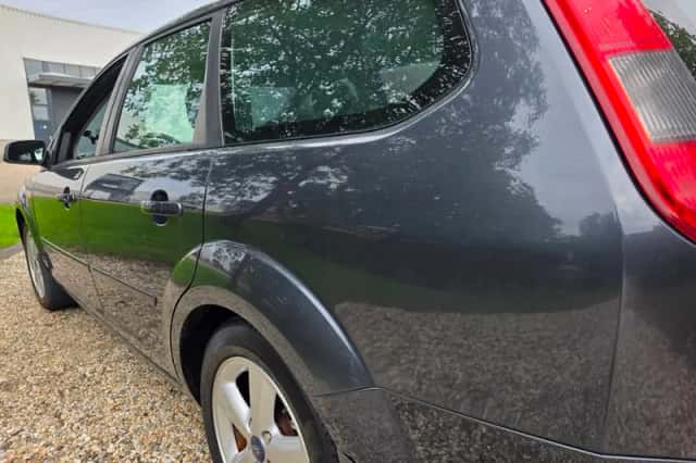 Ford Focus (2007) thumbnail 5