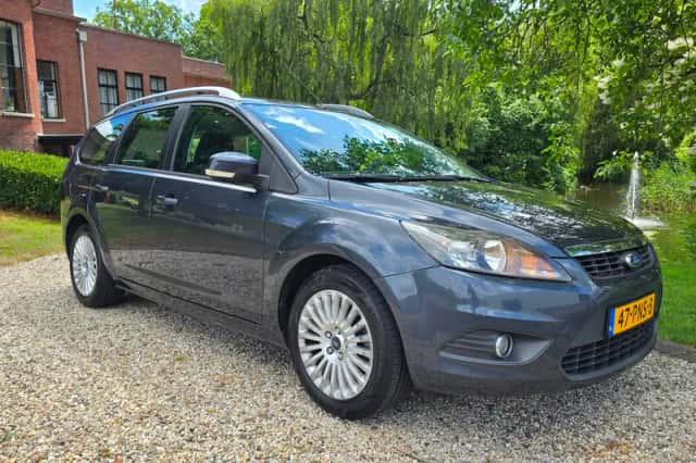 Ford Focus (2011) thumbnail 1