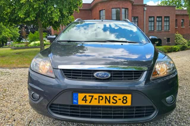 Ford Focus (2011) thumbnail 3