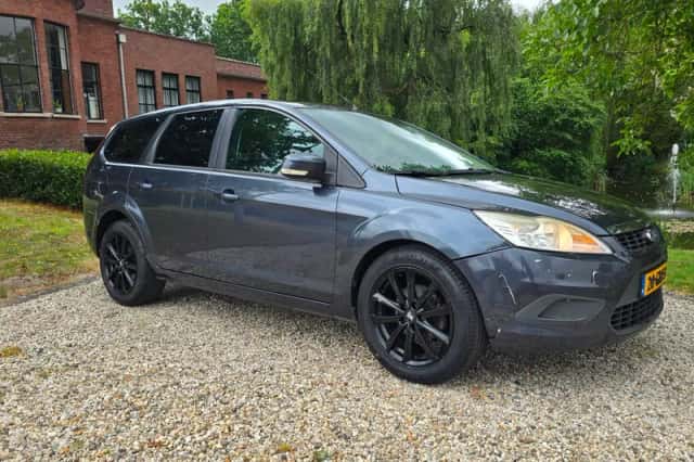 Ford Focus (2008) thumbnail 1