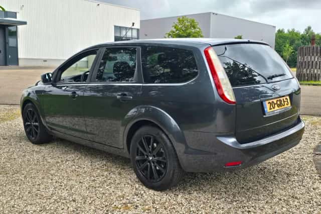 Ford Focus (2008) thumbnail 6