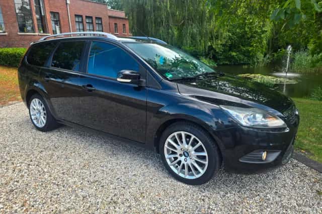 Ford Focus (2008) thumbnail 1