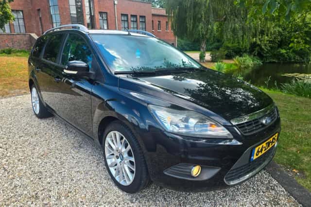 Ford Focus (2008) thumbnail 2