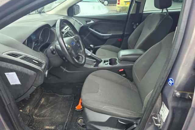 Ford Focus (2012) thumbnail 4