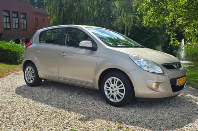 Hyundai i20 (2012) thumbnail 1