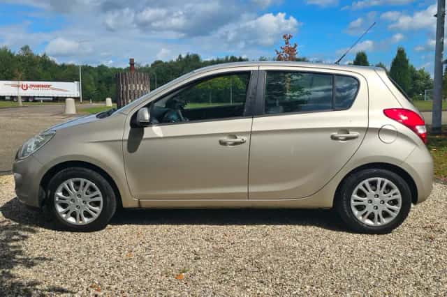 Hyundai i20 (2012) thumbnail 5