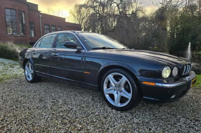 Jaguar XJ (2005) thumbnail 1