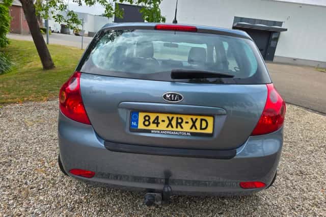 Kia Cee'd (2007) thumbnail 5