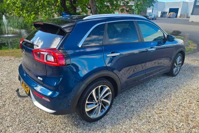 Kia Niro (2018) thumbnail 3