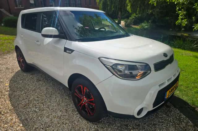 Kia Soul (2014) thumbnail 4