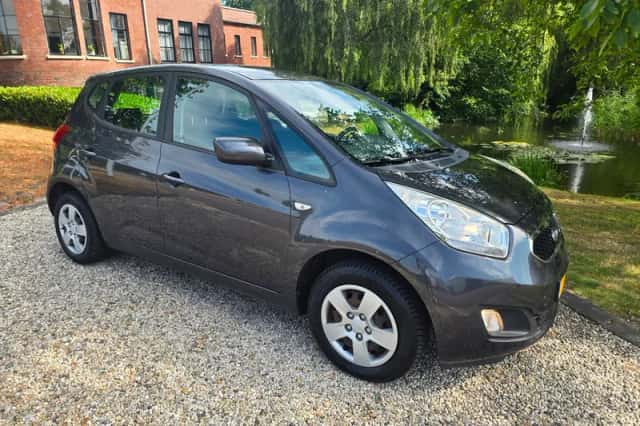 Kia Venga (2013) thumbnail 1