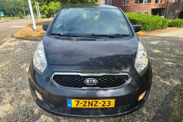 Kia Venga (2013) thumbnail 5