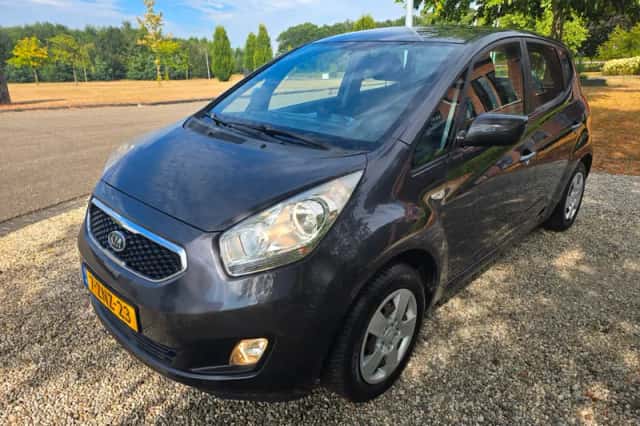 Kia Venga (2013) thumbnail 6