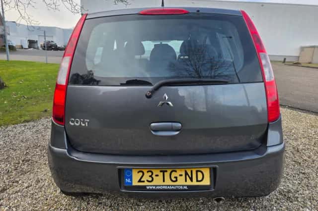 Mitsubishi Colt (2006) thumbnail 5