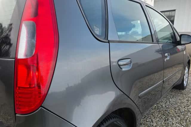 Mitsubishi Colt (2006) thumbnail 6