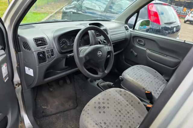 Opel Agila (2000) thumbnail 2