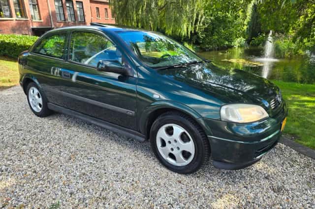 Opel Astra (2000) thumbnail 1