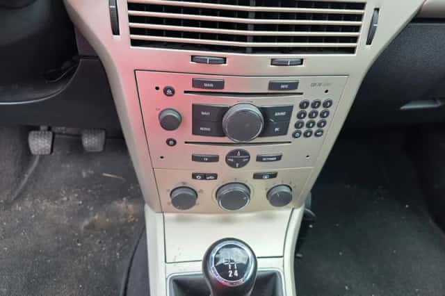 Opel Astra (2009) thumbnail 5
