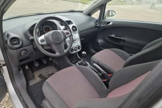 Opel Corsa (2007) thumbnail 2