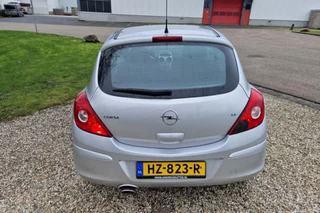 Opel Corsa (2007) thumbnail 4