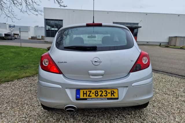 Opel Corsa (2007) thumbnail 6