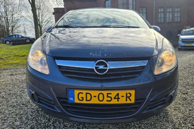 Opel Corsa (2008) thumbnail 2