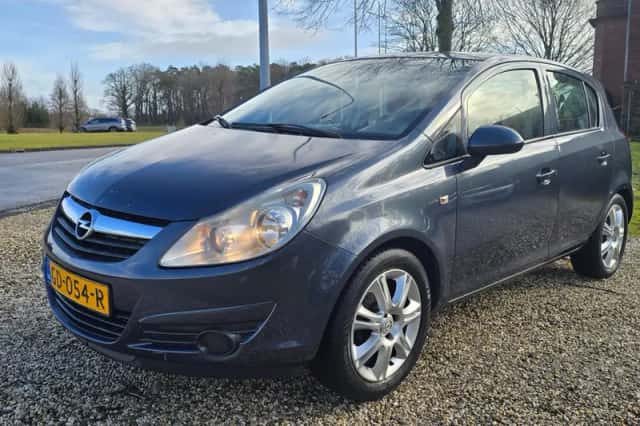 Opel Corsa (2008) thumbnail 3