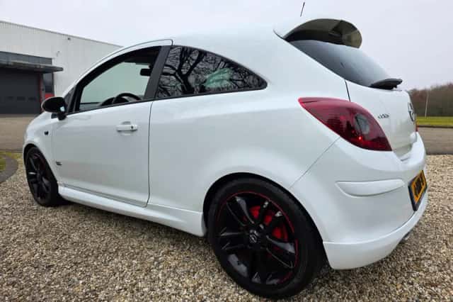 Opel Corsa (2010) thumbnail 3